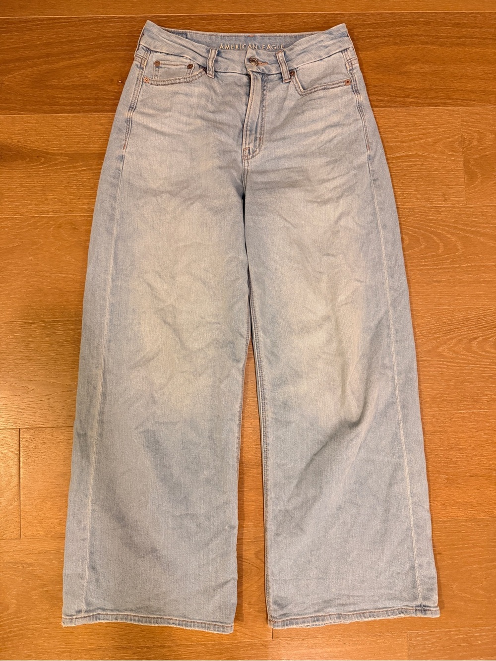 American Eagle Curvy Super High Rise Baggy Light Wash Wide Leg Jeans | 4 short